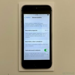 Apple iPhone SE Space Gray 64 GB - 2