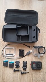 GoPro hero 8 black bundle - 2