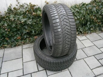 Predám 2x zimné pneu Pirelli 245/40 R18 97VXL - 2