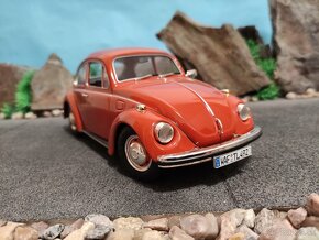 Prodám model 1:18 Volkswagen Beetle 1971 - 2