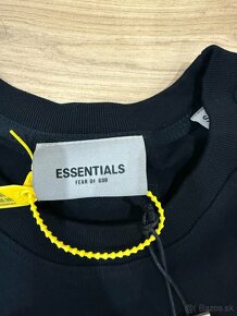 Essentials tricko - 2