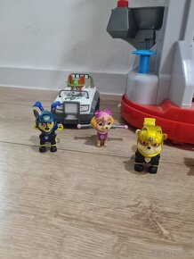 Paw patrol veža a zbierka členov labkovej patroly - 2