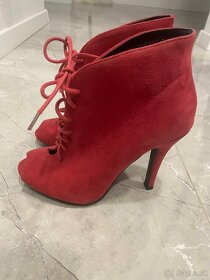 Červené sandále - 2