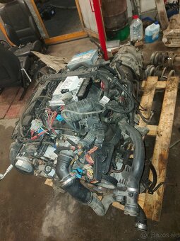 Motor bmw 3,0d 150kw - 2