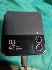 Samsung Z 4Flip. SM-F721B - 2