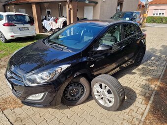 Hyundai i30 1.6i MPI DOHC Comfort 120k M6 (benzín) - 2