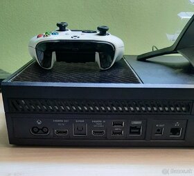 Xbox One + dokovacia stanica - 2