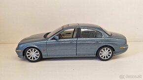 1:18 JAGUAR S-TYPE - 2