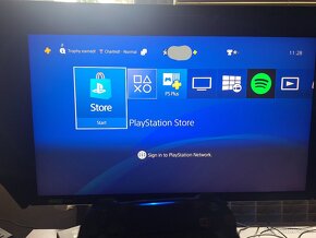 Predám konzolu Playstation 4 Slim (500 GB) - 2