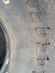 Cooper discoverer stt pro 285/75 r16 - 2