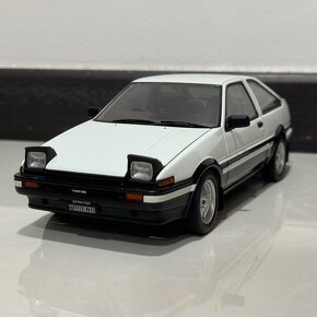 1:18 AutoArt Toyota Sprinter Trueno GT APEX AE86 - 2