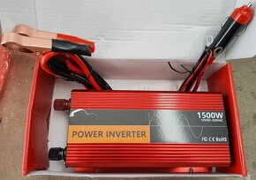 Menič napätia inverter z 12V na 220V 1500W - 2