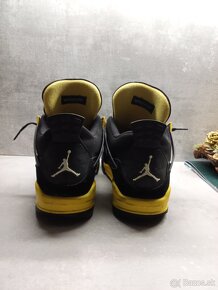 Jordan 4 yellow tunder 44 - 2