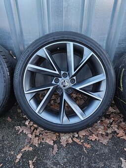 Letní alu kola Vega 19" Škoda Superb 235/40 R19 - 2