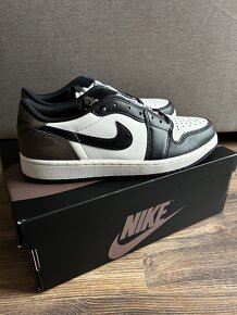 Air Jordan 1 low OG dark mocha (42,5) - 2