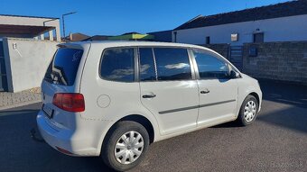 Predam Volkswagen Touran 1.6 tdi - 2011 - 2