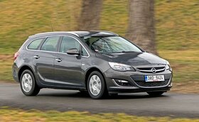 Opel Astra J kryt kapoty - 2