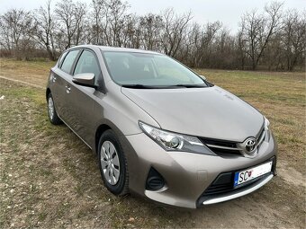 Predám Toyota Auris 1,33 VVT-i, benzín, 3/2013 - 2