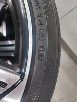 Continental 235/35 R19 - 2