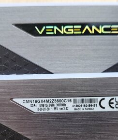 Corsair VENGEANCE RGB 16GB  DDR4 / 3600MHz - 2