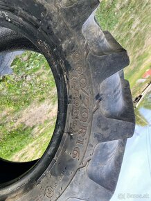 Šipove pneu na traktor 260/70 R16 - 2