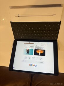 Apple tablet s klávesnicou a perom - 2