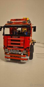 Lego 8258 Crane Truck - 2