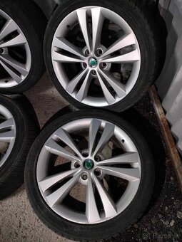 4ks alu disky orig. Škoda 5x112 R18 pneu 225/40 r18 7mm - 2