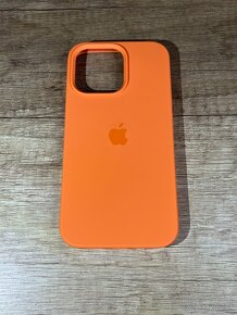 Apple iPhone 13 Pro silikónový kryt - Oranžová farba - 2