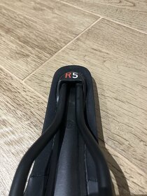 Sedlo fizik Antares R5 - 2