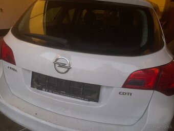 Kufor piate dvere Opel Astra J ST Combi 2013 - 2