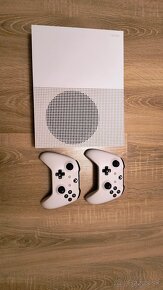 Predám Xbox One S 512 GB - 2