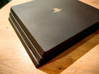 Playstation 4 PRO+2 ovládače - 2