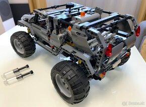 LEGO Technic 8297 Off Roader (r. 2008, 1097 dielov) - 2