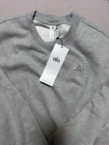 Alo Yoga Accolade Crew Neck Pullover - 2