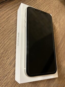 iPhone 11 16 GB - 2