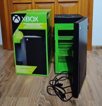 XBOX SERIES X chladnička. - 2