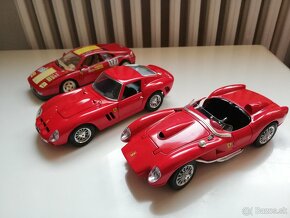 predam 1:18 FERRARI modely od Bburago - 2