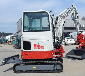 TAKEUCHI TB325R DIESEL - mini bager - 2