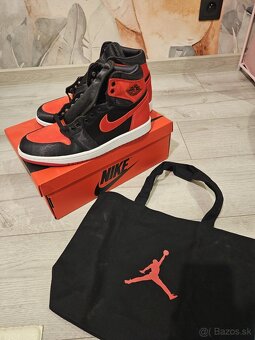 Nike Jordan 1 Retro High OG Satin Bred - 2