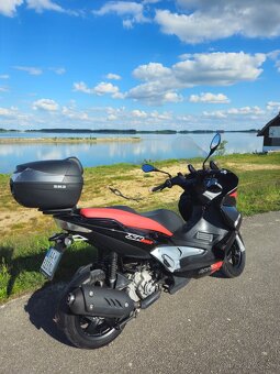 Aprilia SR Max 300 - 2