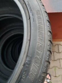 dve zimné pneumatiky  BRIDGESTONE BLIZZAK 225/45 R 19 - 2