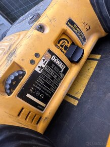 Vŕtacie kladivo 8 kg - 14J Dewalt D25701-QS nefunkčné - 2