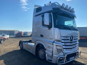 Mercedes  actros - 2