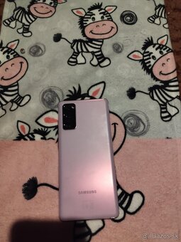 Samsung Galaxy s20fe - 2