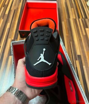 Jordan 4 Thunder - 2