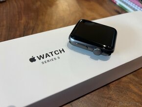 Predám Apple Watch 3 42mm - 2