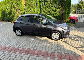 Toyota Yaris 1,0 VVT-i 1 Majitel serviska benzín manuál - 2