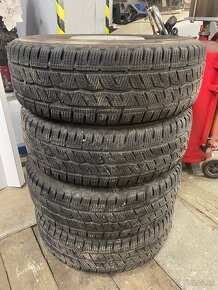 Zimné pneu + disky 215/70 r15c hankook - 2