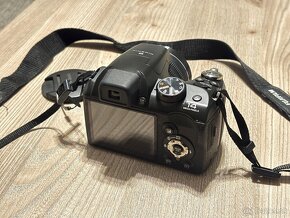 Fujifilm FinePix S4200 - 2